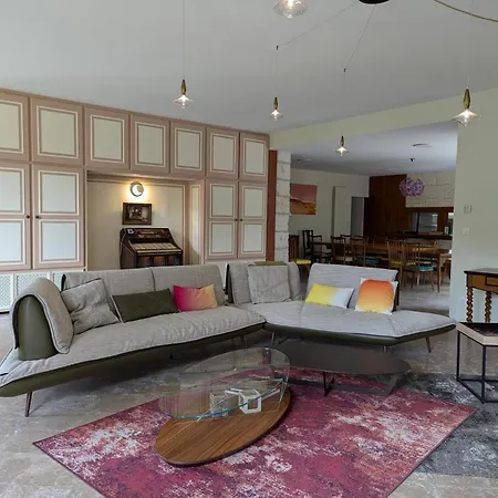 Grande Maison Familiale Avec Piscine Chauffée, Wifi Et Parking à - Fr-1-653-284 Casa rural