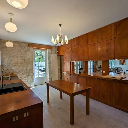 Grande Maison Familiale Avec Piscine Chauffée, Wifi Et Parking à - Fr-1-653-284 Casa rural