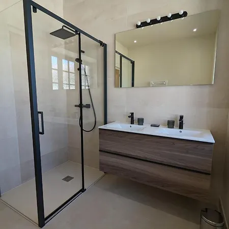 Grande Maison Familiale Avec Piscine Chauffée, Wifi Et Parking à - Fr-1-653-284 Casa rural *