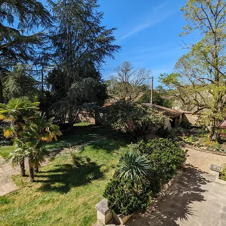 Casa rural Grande Maison Familiale Avec Piscine Chauffée, Wifi Et Parking à - Fr-1-653-284 *