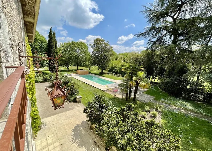 Сasa de vacaciones Grande Maison Familiale Avec Piscine Chauffée, Wifi Et Parking à - Fr-1-653-284 Pranzac