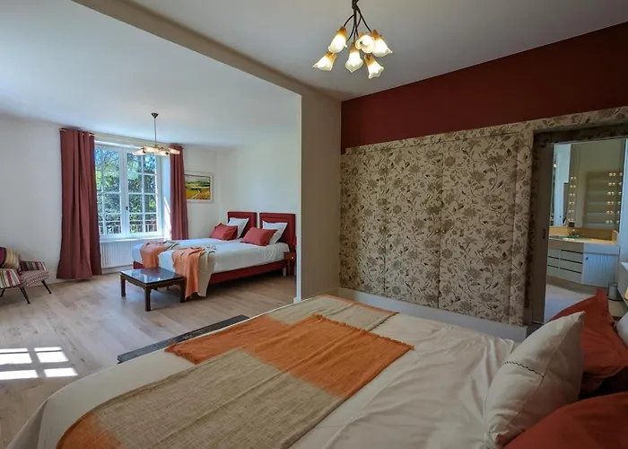 Сasa de vacaciones Grande Maison Familiale Avec Piscine Chauffée, Wifi Et Parking à - Fr-1-653-284 *