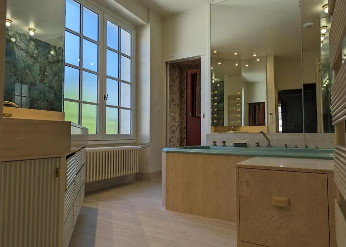 Grande Maison Familiale Avec Piscine Chauffée, Wifi Et Parking à - Fr-1-653-284