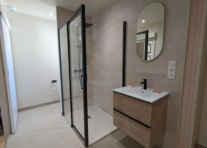 Grande Maison Familiale Avec Piscine Chauffée, Wifi Et Parking à - Fr-1-653-284